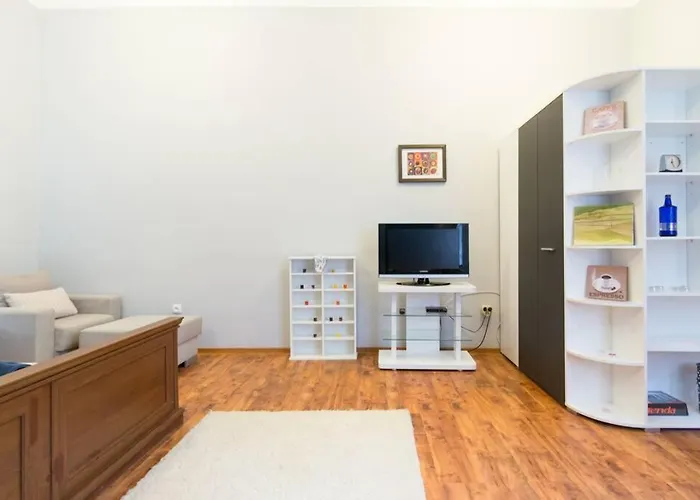 The Quiet Blue In The Center! *