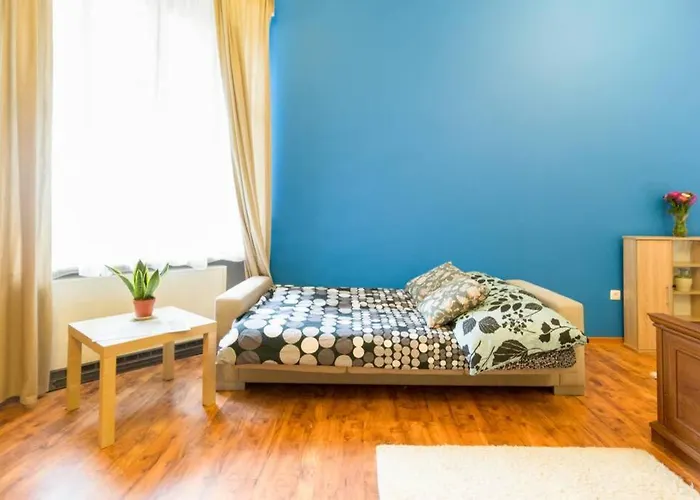 The Quiet Blue In The Center!